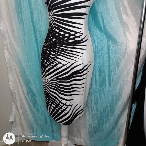 Sleeveless black & white sheath dress - Picture 7 of 8